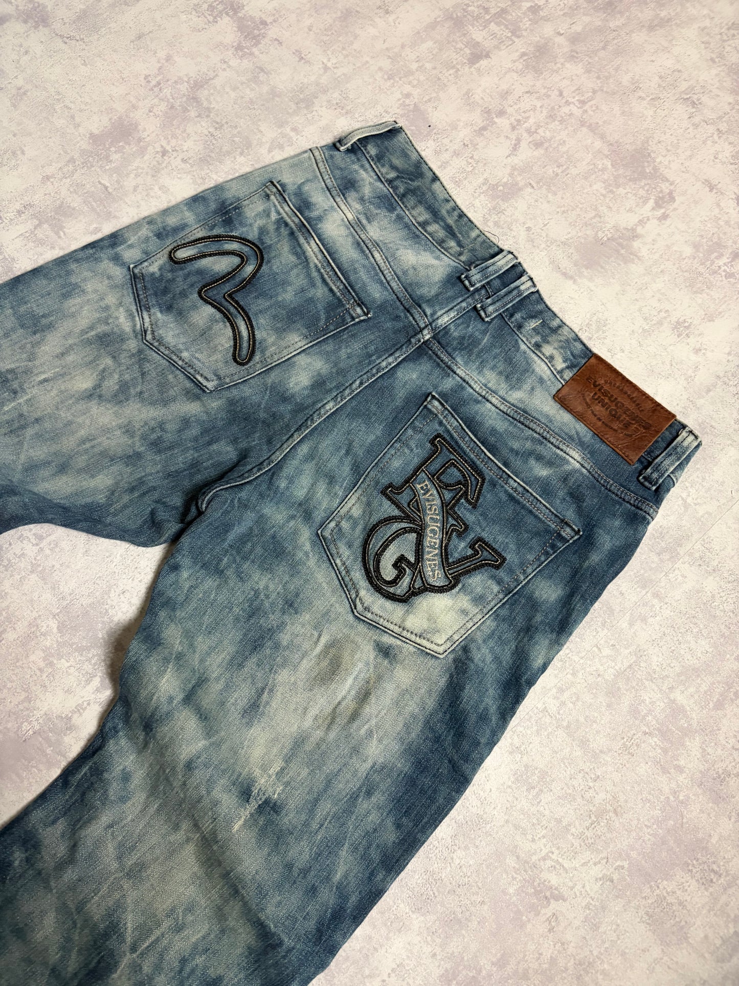 Vintage Evisu Blue Washed Straight Fit Jeans with Rare Print (M/L)