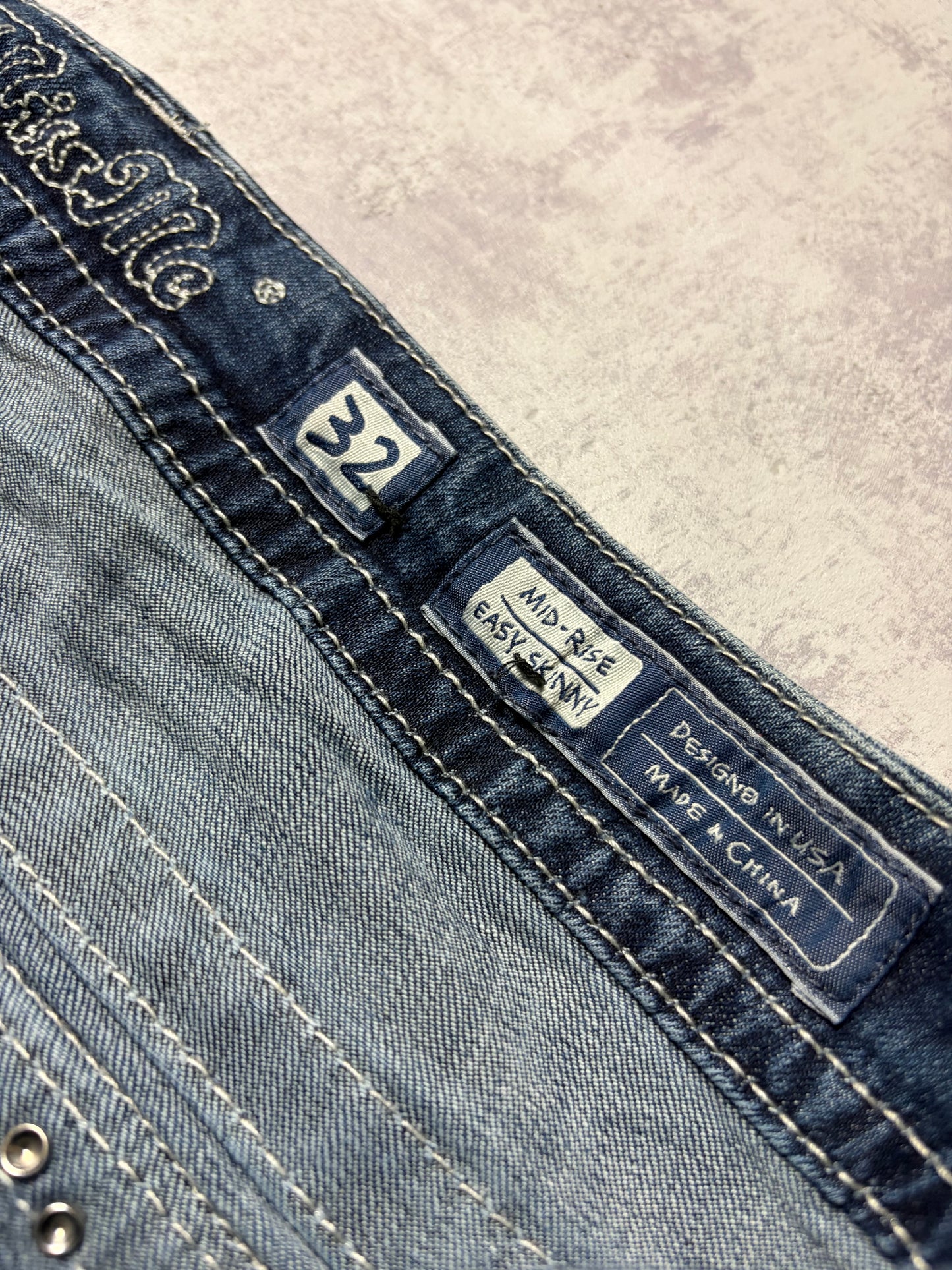 Miss Me Y2K Low Waist Straight Slim Jeans (M)